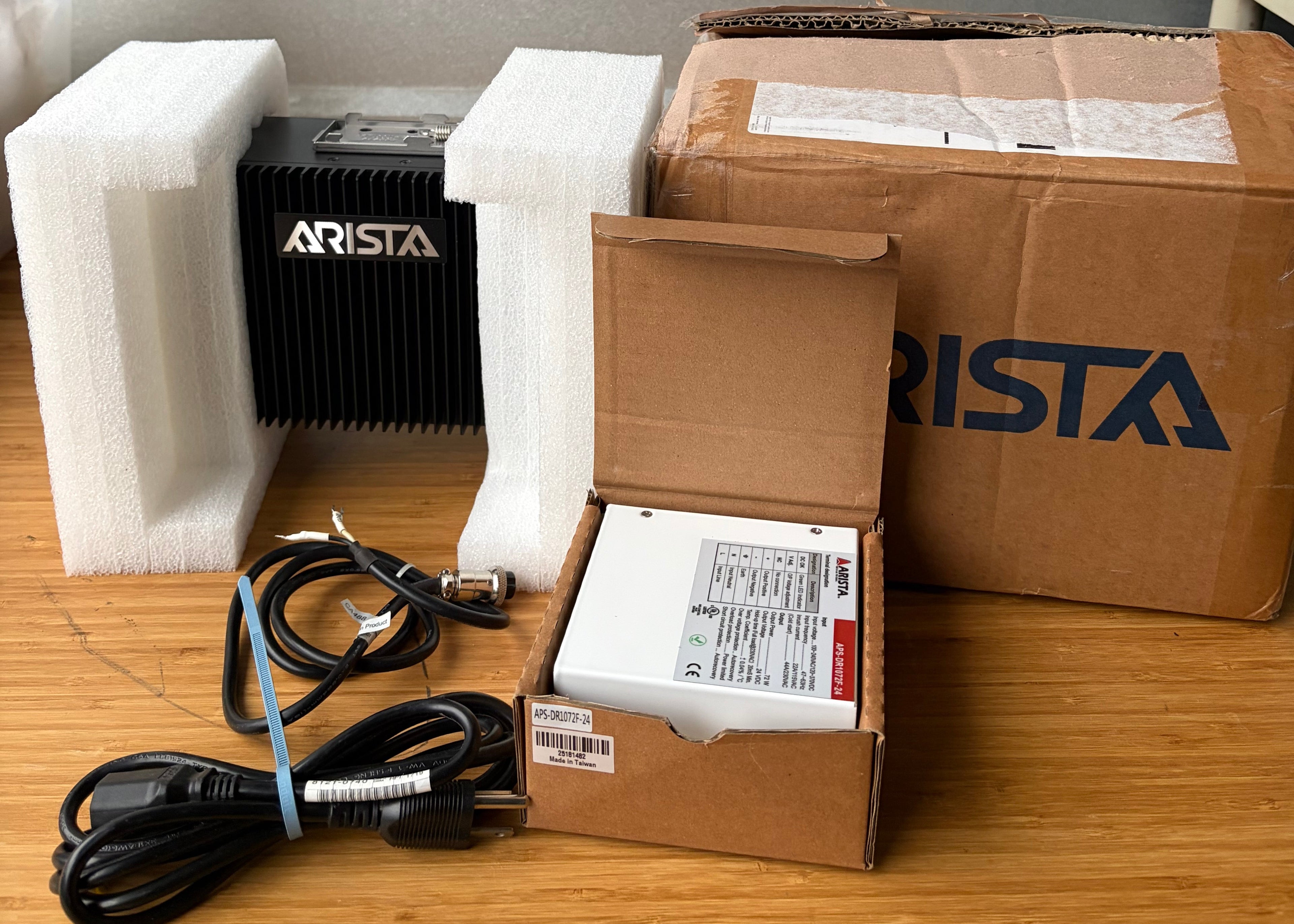 Arista Microbox-7824B Compact Industrial Computer Microbox-7824B-E01-P03-DR