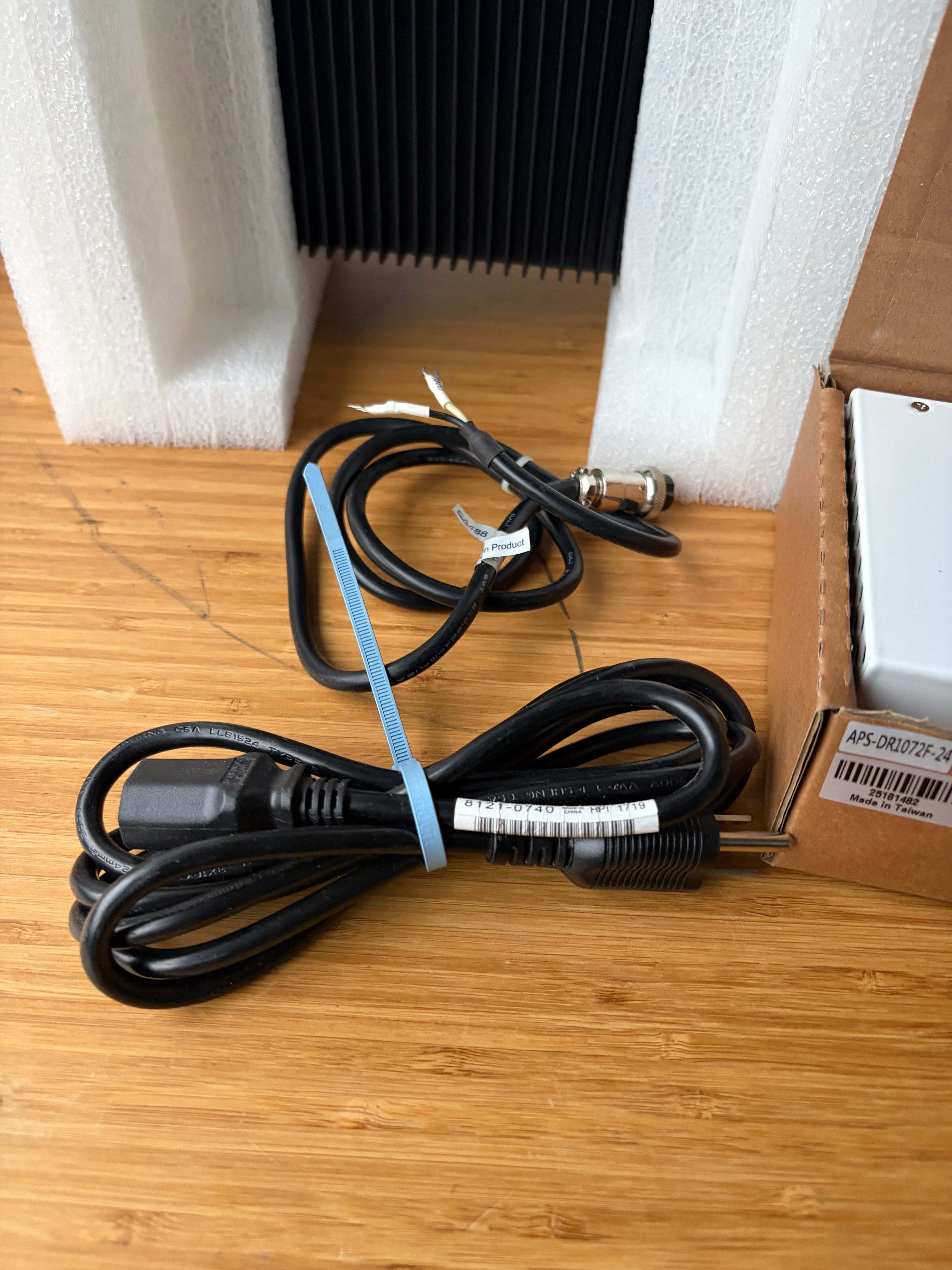 Arista Microbox-7824B Compact Industrial Computer Microbox-7824B-E01-P03-DR